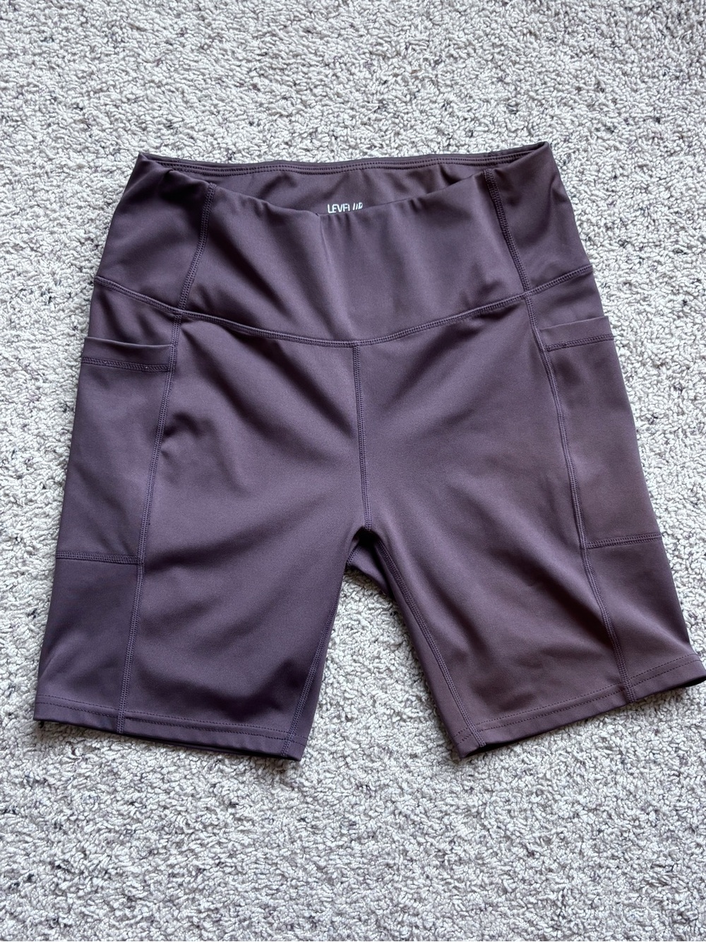 Level Up Active Mid-Rise Plum Purple Bike Shorts with Side Pockets women’s M